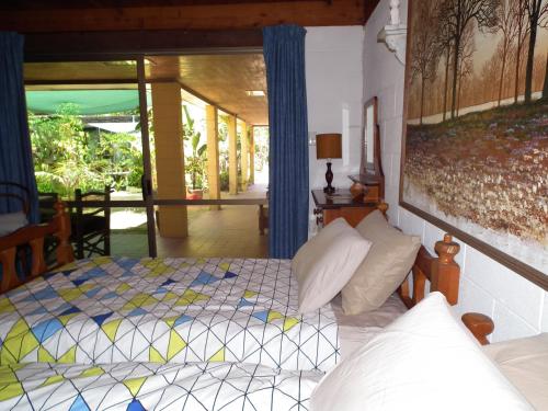 Фотография мини отеля Shady Grove B&B