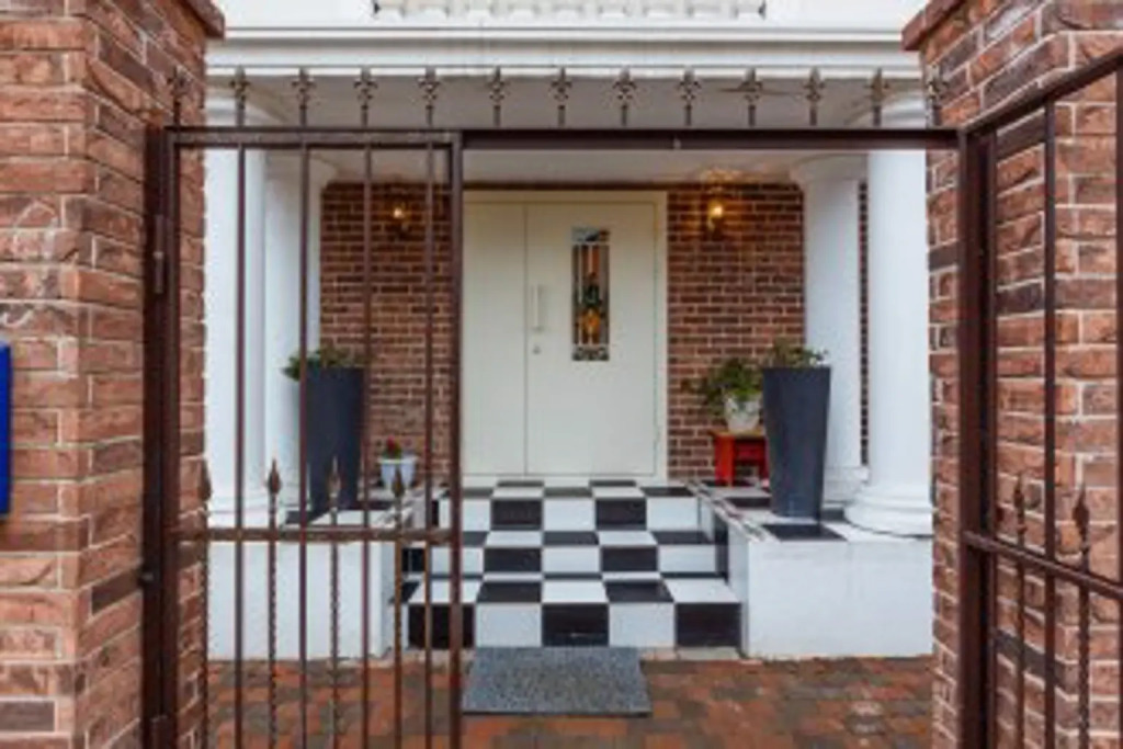 Фотография квартиры Английский Дом Апарт Отель