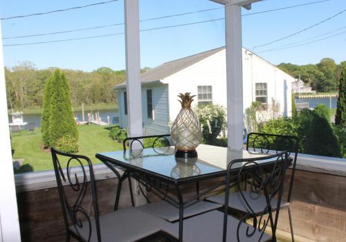 Фотография гостевого дома Waterfront Cottage 4