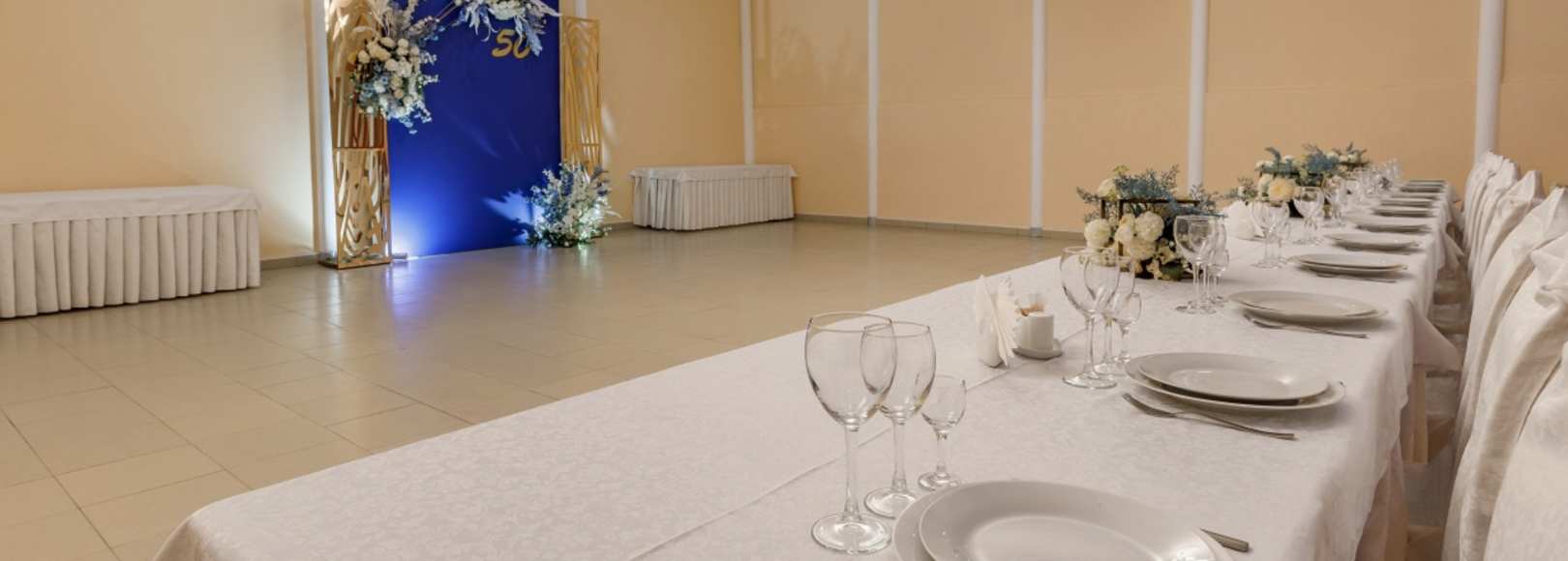 Фотография конференц-зала Средний банкетный зал Семь огней