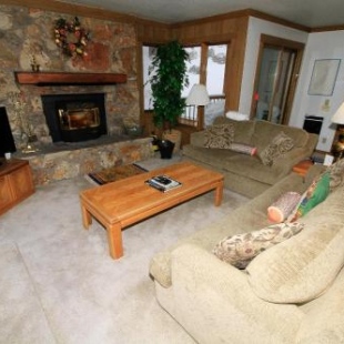 Фотография гостевого дома Mountainback #72, Corner Unit