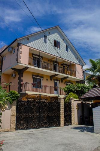 Фотографии гостевого дома
Солнечный