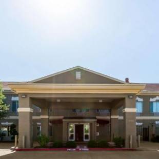 Фотографии гостиницы
SureStay Plus Hotel by Best Western Mesquite