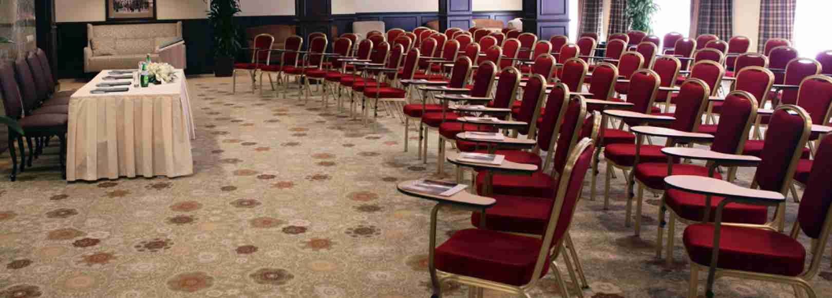 Фотография конференц-зала Ореховый зал