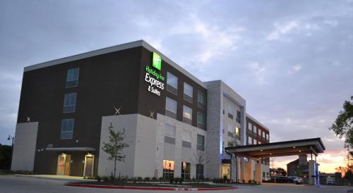 Фотография гостиницы Holiday Inn Express & Suites McKinney - Frisco East, an IHG Hotel