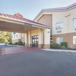 Фотографии гостиницы
La Quinta Inn by Wyndham Decatur Alabama