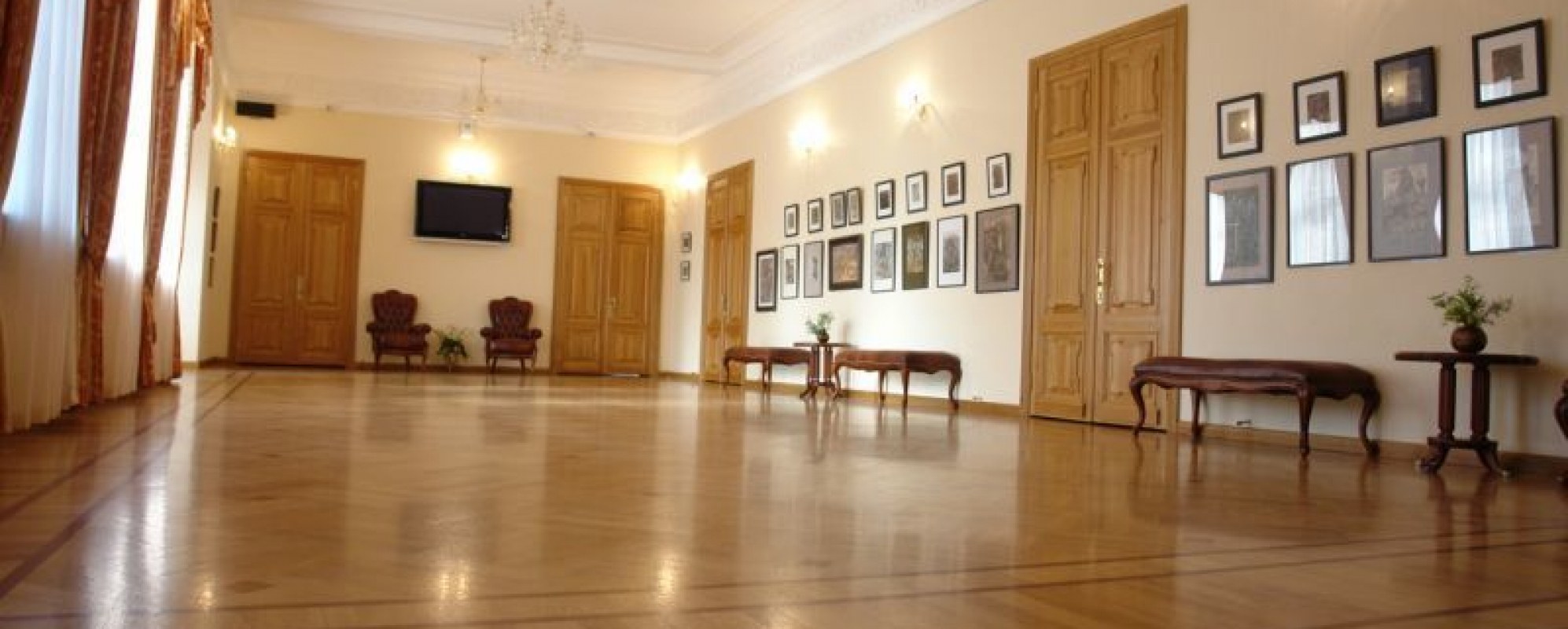 Фотографии фойе Фойе Томского дома ученых