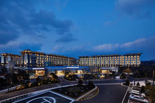 Фотография гостиницы Landing Jeju Shinhwa World Hotel
