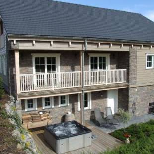 Фотографии гостевого дома 
            Beautiful Chalet with Jacuzzi and Sauna in Durbuy