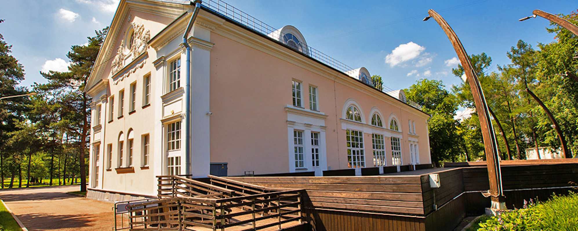 Фотографии летней террасы ДК ВДНХ Открытая веранда