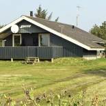 Фотография гостевого дома Three-Bedroom Holiday home in Blåvand 54