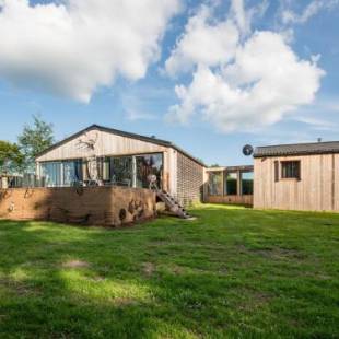 Фотографии гостевого дома
Luxurious Chalet in Bullingen with Private Terrace