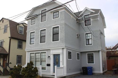 Фотография гостевого дома Modern Cottage in Downtown NPT-Walk to All