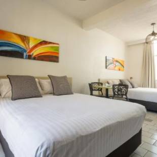 Фотографии гостиницы
Nightcap at Emerald Star Hotel