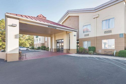 Фотография гостиницы La Quinta Inn by Wyndham Decatur Alabama