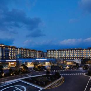 Фотографии гостиницы 
            Landing Jeju Shinhwa World Hotel
