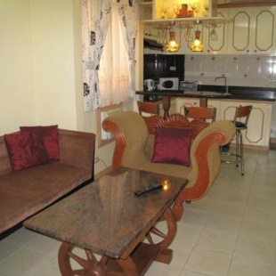 Фотография апарт отеля Makati Suites at Travelers Inn