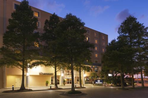 Фотография гостиницы Sheraton Hotel Metairie New Orleans