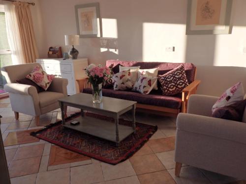 Фотография гостевого дома Rosehip Cottage