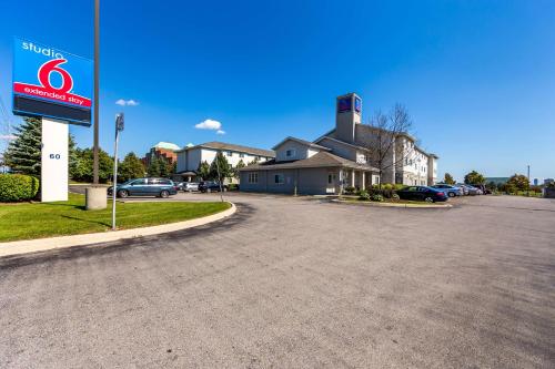 Фотография гостиницы Studio 6 Toronto - Mississauga