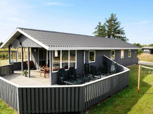 Фотография гостевого дома Three-Bedroom Holiday home in Blåvand 21