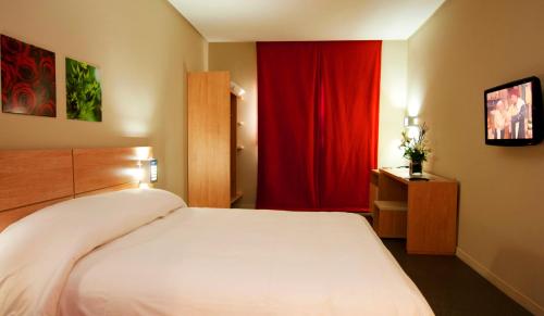 Фотография гостиницы Manzil Hotel