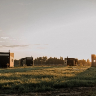 Фотография Коттеджа Частный дом Панорамные мини-домики на ферме Nomad Houses в Браславе