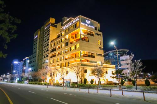 Фотографии гостиницы 
            Suncheon Hotel Gite