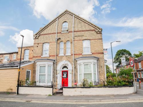 Фотография мини отеля Diamonds Villa near York Hospital