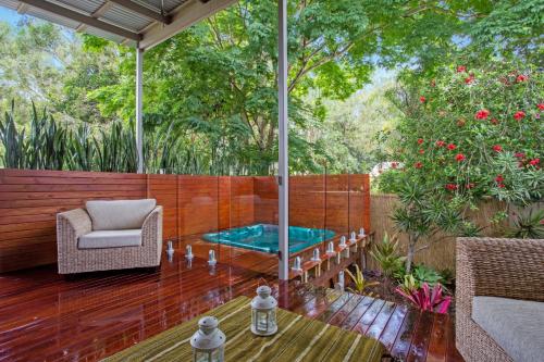 Фотография гостевого дома Beach Cottage on Cassia Avenue, Central Coolum Beach