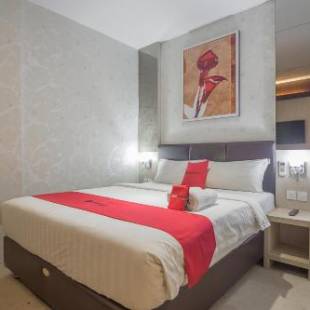 Фотографии гостиницы 
            RedDoorz Premium near Grand Batam Mall