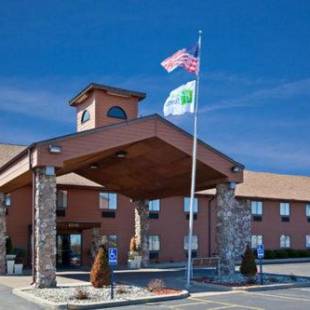 Фотографии гостиницы 
            Holiday Inn Express Fremont Angola Area, an IHG Hotel