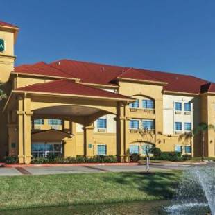 Фотографии гостиницы 
            La Quinta by Wyndham Pearland