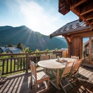 Фотография гостевого дома Chalet Hibou, large chalet with mountain views and close to slopes