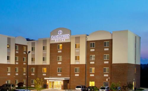 Фотография гостиницы Candlewood Suites Washington North, an IHG Hotel