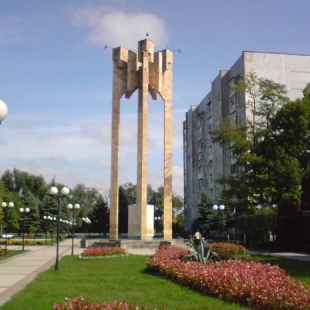 Фотография памятника Стела 200-летия Георгиевского трактата