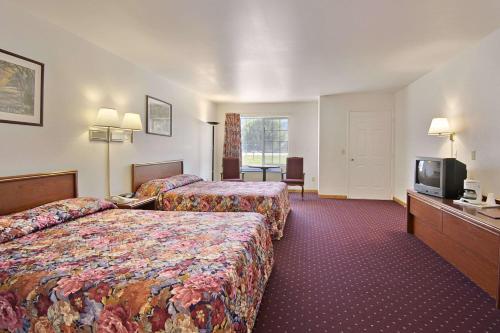 Фотография гостиницы Days Inn & Suites by Wyndham Lolo