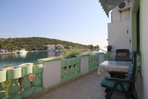 Фотография гостевого дома Apartments and rooms by the sea Zaglav, Dugi otok - 8170