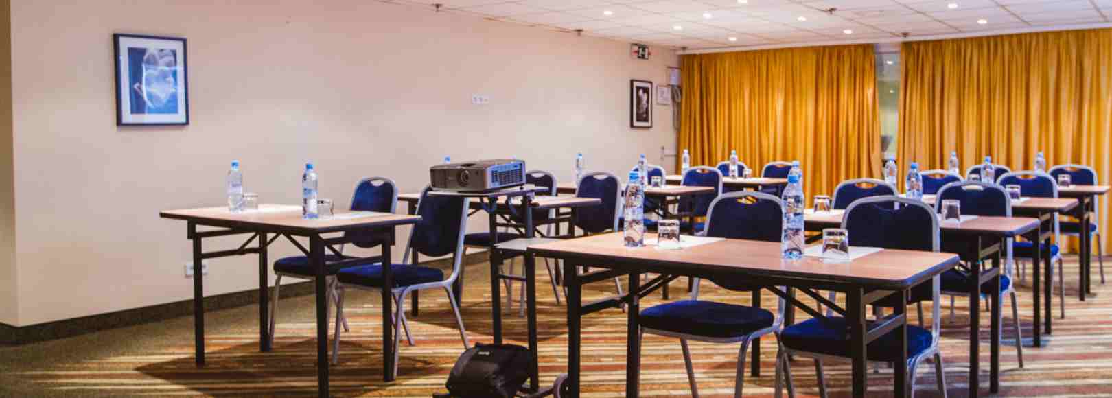 Фотография конференц-зала Пилот