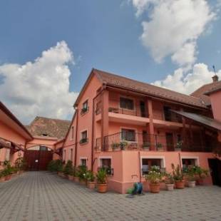 Фотографии гостевого дома
Pensiunea Daniel