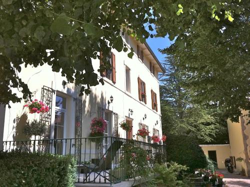 Фотография гостевого дома Gites du Caylar - Chambres et Appartments