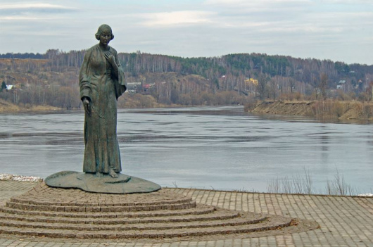 Фотографии памятника 
            Памятник Марине Цветаевой