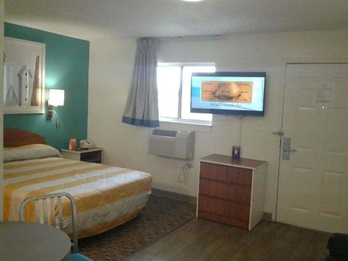 Фотография гостиницы InTown Suites Extended Stay Houston Jersey Village