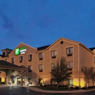 Фотографии гостиницы
Holiday Inn Express Hotel & Suites - Belleville Area, an IHG Hotel