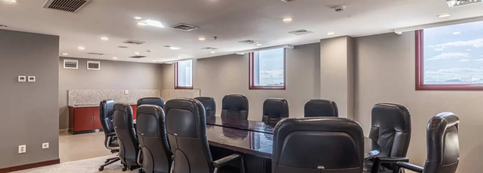 Фотография комнаты для переговоров VIP-комната