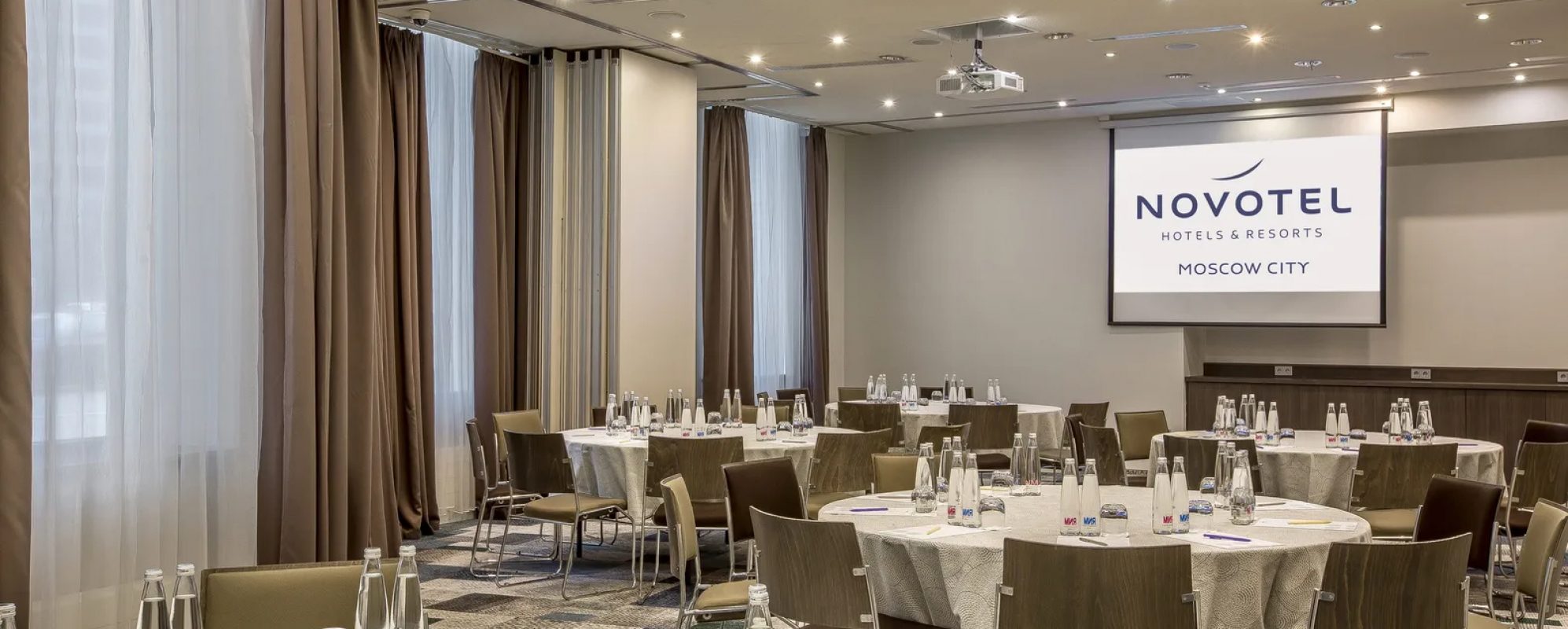 Фотографии конференц-зала Париж + Лондон + Сингапур + Гонконг