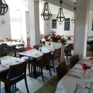 Фотографии гостиницы
Hôtel de la Poste Chez Cécile