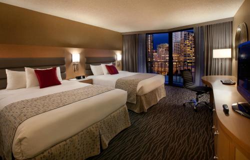 Фотография гостиницы Warwick Seattle