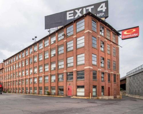 Фотография гостиницы Econo Lodge Manchester