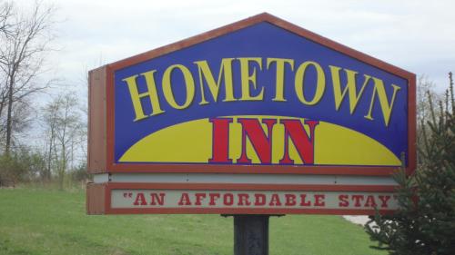 Фотографии мотеля 
            Hometown Inn